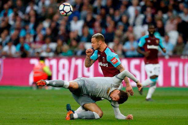 前锋线上的 前锋线上的